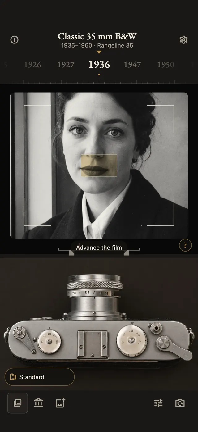 Annum on iPhone: the Classic 35 mm B&W camera of 1936 with its viewfinder, dial and controls