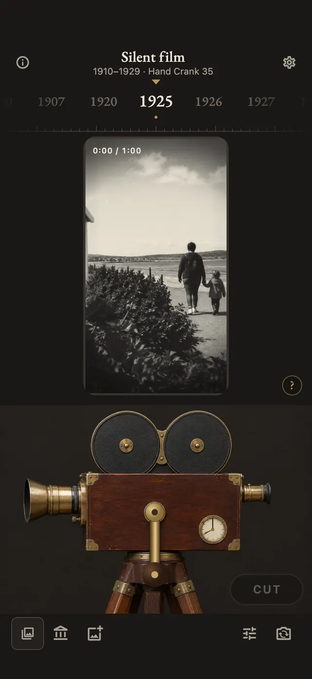 The silent film camera of 1925 in Annum, with its hand crank